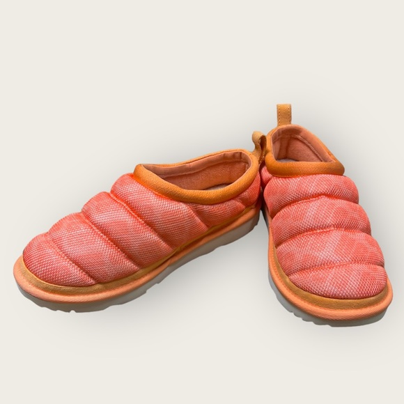 NEW! UGG Junior/Women’s slip on sandals. Neon Orange. Soft cushioned comfortable - Picture 7 of 12